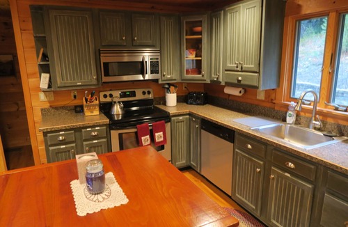 Thornton Cabin | log cabin in the White Mtns. near skiing & attractions Sleeps 8-10