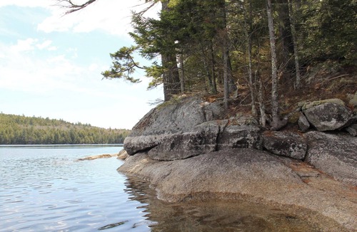 Orland RV Rental | Log cabin style lean-to, perfect for nature lovers!