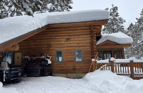 Indian Paintbrush House | Log home in Jackson Hole, near Grand Teton & Yellowstone