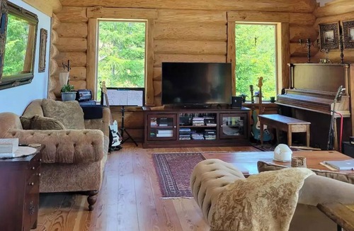 Shawnigan Lake House | Lookout Lodge