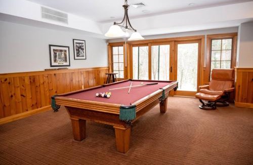 Lincoln House | Loon Mountain Lodge Pool Table, Sonos, Sleeps 20