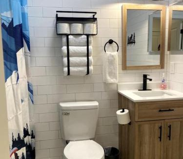 Lincoln Apartment | Loon Resort Condo-AC, Pool, Hot Tub and Views