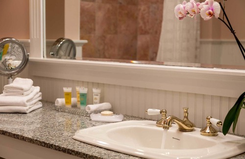 Camden Hotel | Lord Camden Inn