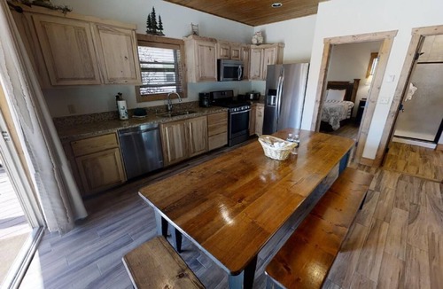 Red River House | Lost in Paradise - In Town - New Property - Pet Friendly - River Access
