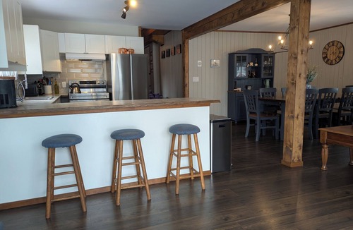Sylvan Lake Cabin | Lovely 4-bedroom cabin in the heart of Sylvan Lake - 4 min walk to the beach