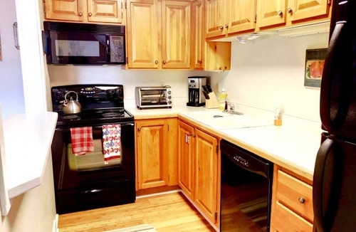 Carroll Cottage | Lovely Bretton Woods Vacation Cottage on a Ski Trail