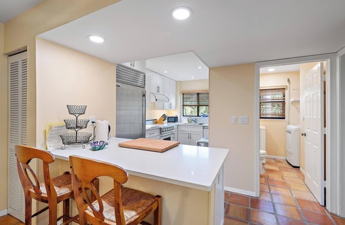 Bella Vista Condo | Lovely coastal 3-bedroom condo short walk to Jupiter Beach!