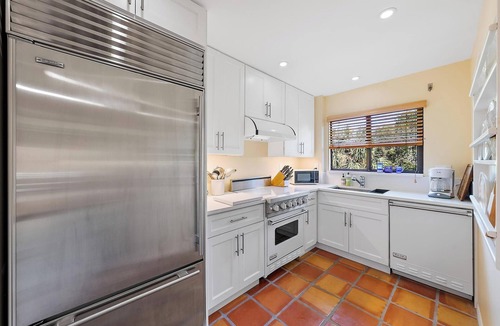 Bella Vista Condo | Lovely coastal 3-bedroom condo short walk to Jupiter Beach!