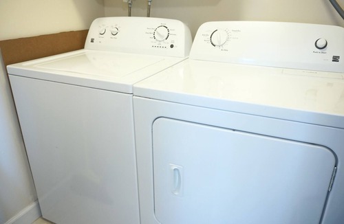 Delray Beach Condo | Lovely Corner Unit- 5min to the Beach or Atlantic Ave, "Monthly" Rental Min.