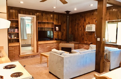 Diamond Point Cottage | Lovely Cottage with private access and boat slip on Lake George