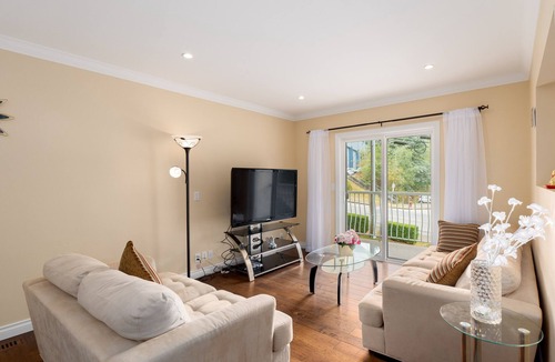 Port Moody House | Lovely home three bedroom with free parking