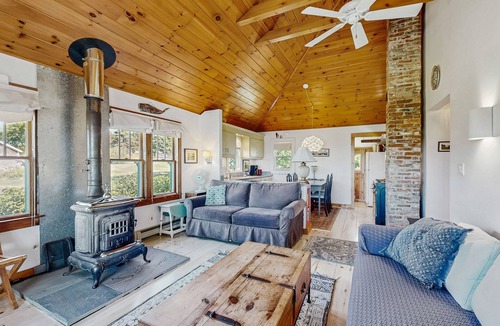 Spruce Head Cottage | Lovely home with harbor views, gas grill, streaming, W/D, & gourmet range