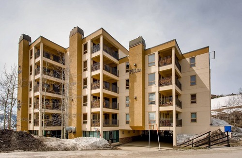 Crested Butte Condo | Lovely Modern Plaza Condo - No Cleaning Fee! by RedAwning