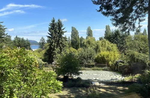 Salt Spring Island Apartment | Lovely one-bedroom garden suite just steps away from beautiful Beddis Beach