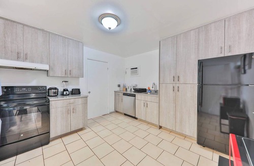 Highland Garden House | Lucky Family Charm STR-2750