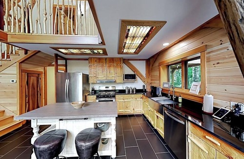 Franklin House | Lumberjack Cottages
