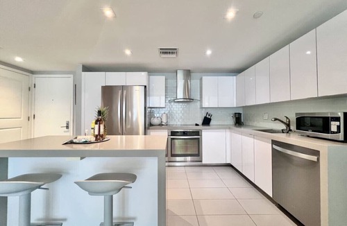 Town Square Condo | Lunabase CityScape Serenity | Pools, Gym, Workspace