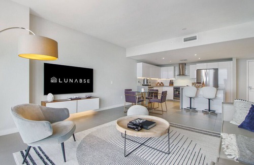 Town Square Condo | Lunabase ☾ Heavenly View | Smart Condo, King Bed, Bayview, Parking, Pool, Gym