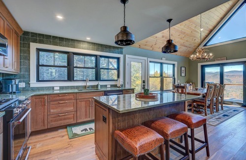 Jackson House | LUX: Best View in Jackson | Hot Tub | New Home