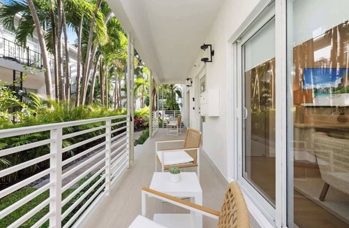 West Avenue Condo | Lux Designer Apt 2BR/2BA by Lincoln Road MIA Beach