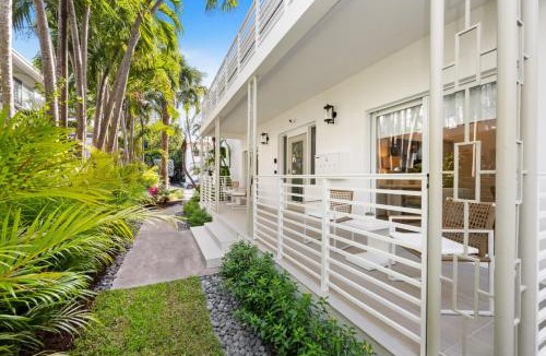 West Avenue House | Lux Designer Apt 2BR and 2BA in Heart of Miami Beach