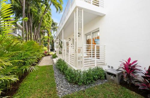 West Avenue House | Lux Designer Apt 2BR and 2BA in Heart of Miami Beach