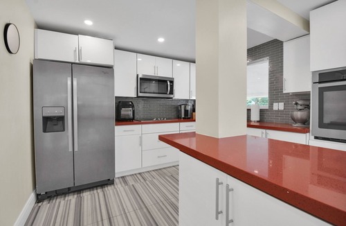 Deerfield Beach House | LUX heated pool home 5 min to the Beach!n