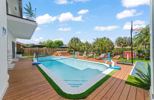 Country Club House | Lux Resort Near Hard Rock Stadium Pool Spa/Gym