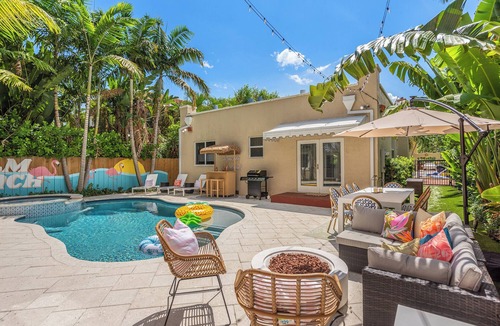 West Palm Beach House | Lux WPB Oasis, Pool Spa, Game Room, Sleeps 12! Great for families!