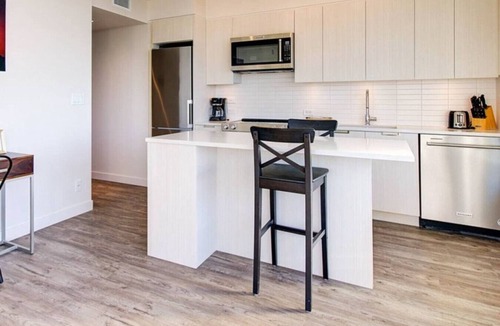 Metrotown Condo | Luxe 2BR Apt with Balcony: Minutes from Sky Train