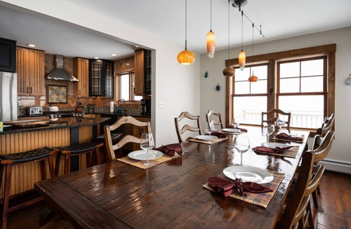 Killington Apartment | Luxe Chalet - Ski On/Off, Hot Tub, Pool, Views