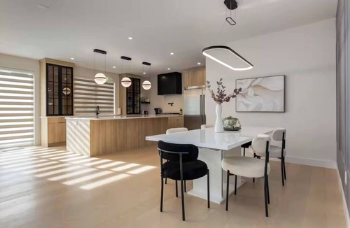 Chestermere House | Luxuria Vibe & Vogue 5 Bdrm Near Lake!