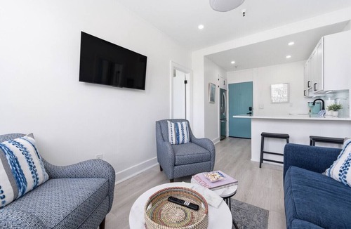 Palm Beach Apartment | Luxurious 2BR Retreat on Palm Beach Island