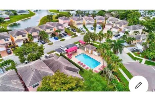 Pompano Beach House | Luxurious, Clean & Convenient Water Front Home in a Safe Área