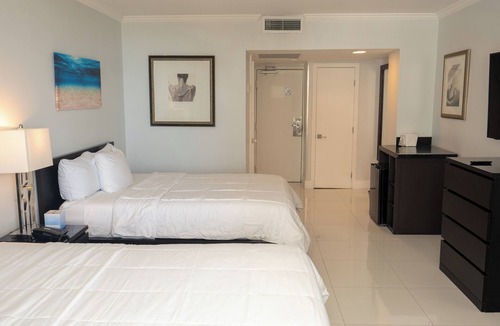 Galt Mile Resort | Luxurious Getaway & Poolside Relaxation—Your Beach Sanctuary Awaits!