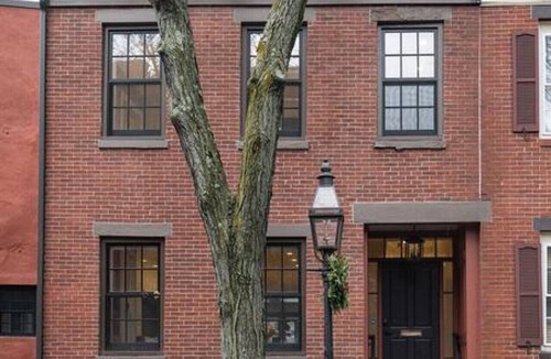 Bay Village House | Luxurious & Spacious Townhome