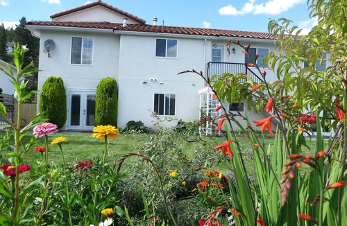 Central Okanagan House | Luxury 1 Bedroom Suite, Private Garden mountain view. Very quiet.
