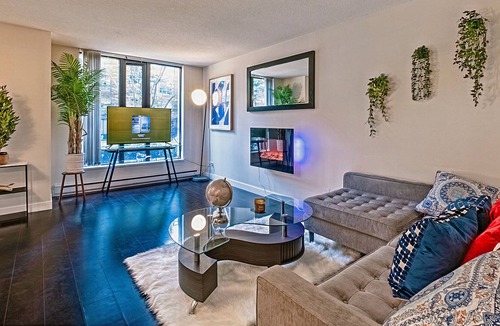 Yaletown House | Luxury 2 Bedroom Duplex Yaletown w/Fireplace & Den