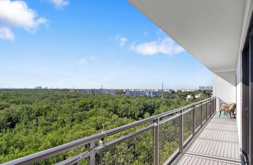 Dania Beach Apartment | Luxury 2BR/2BA w/Pool & 50ft Balcony 1mi to Beach 8min to FLL