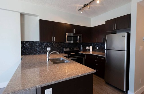 Downtown Edmonton Apartment | Luxury 2BR Escape near to Yellowhead Highway