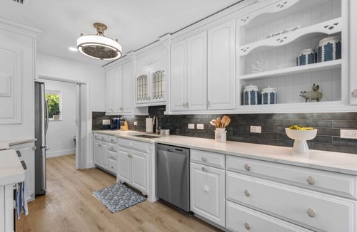 Juno Beach House | Luxury 3 Bedroom Private Home Walk to Beach