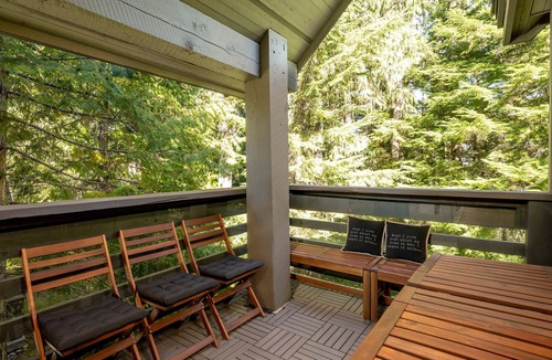 Blackcomb House | Luxury 4BR Retreat | Ski-In Access | Private Hot Tub | Managed By Aloha Whistler