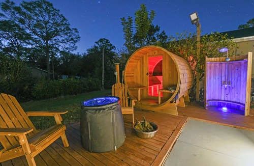 Hunt Club House | Luxury 5BR 17 Beds Retreat | Pool | Spa | Sauna | Fire Pit