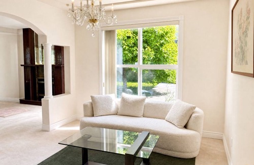 Burnaby House | Luxury 6BR Home w/Theatre | Sleeps 12+