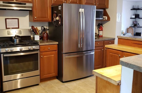 Mendon House | Luxury 7BR/7BA Mountain Retreat with Sauna, Hot Tub, and Stunning Views