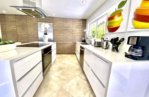South Lake House | Luxury Beachwalk Villa