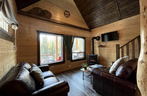 Nordegg House | Luxury Cabin Rental for Two with BBQ and Fire Table in Nordegg, Alberta