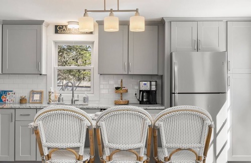 Yarmouth Port House | Luxury Cape Cod retreat - 5min to beach!