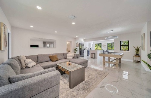 North Miami Villa | Luxury Casa Bianca Heated Pool Volleyball Firepit