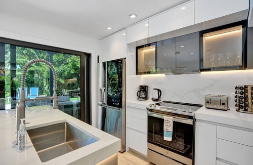 Boca Raton House | Luxury close to beach/heated pool and hot tub/pool table